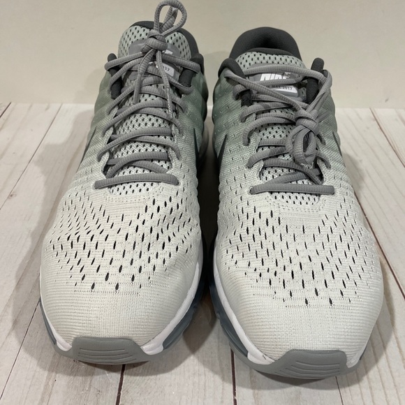 NEW Nike Men's SIZE 11 Air Max 2017 Silver Wolf Gray Running 849559-101 RARE. - Picture 9 of 13